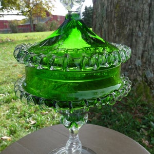 Venetian Emerald Green Glass Sweet Meat Lidded Empoli Dish (Italian Bonbonniere) with Applied Clear Glass Rigaree possibly a Murano piece