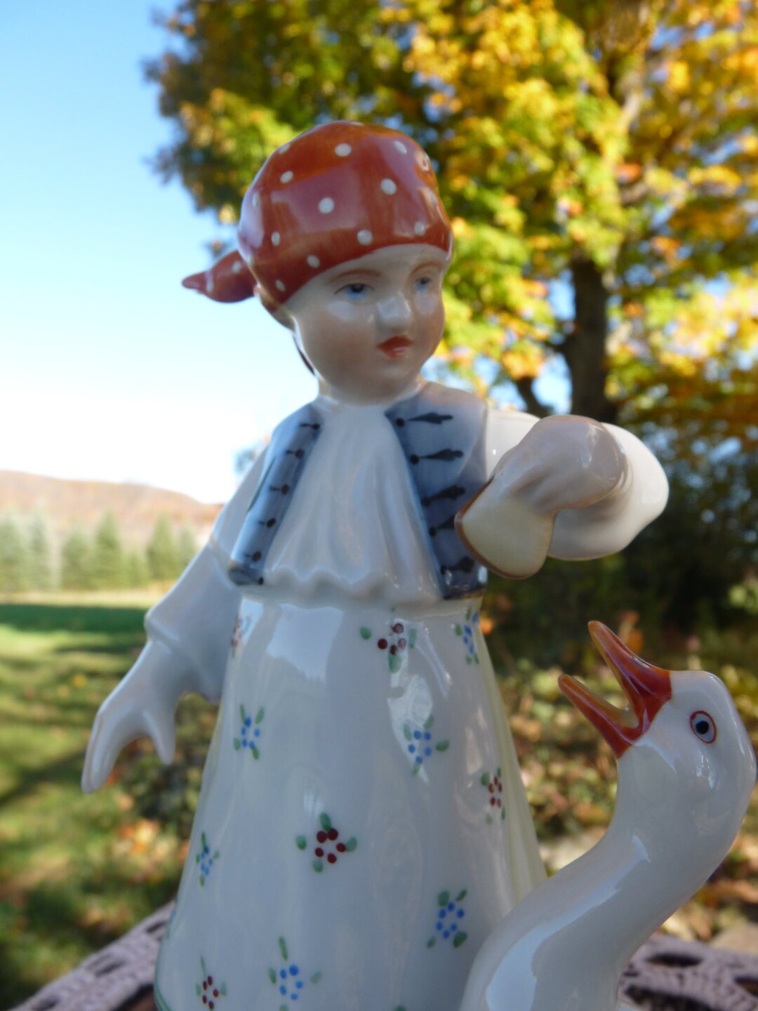 Herend Made in Hungary 5565 Handpainted Porcelain girl With Goose