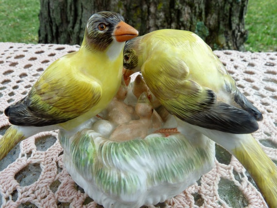 Rare and Exquisite MEISSEN Porcelain Yellow Finch Birds Perched on