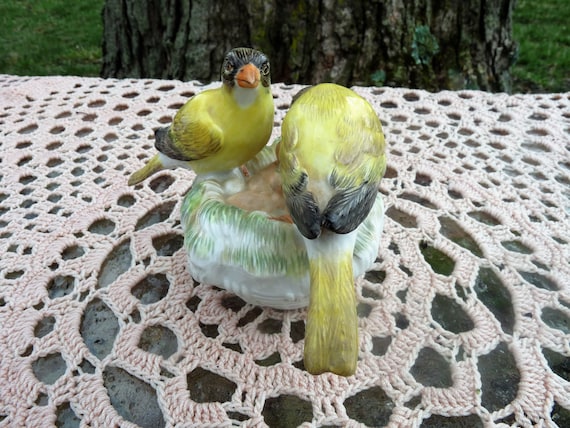 Rare and Exquisite MEISSEN Porcelain Yellow Finch Birds Perched on