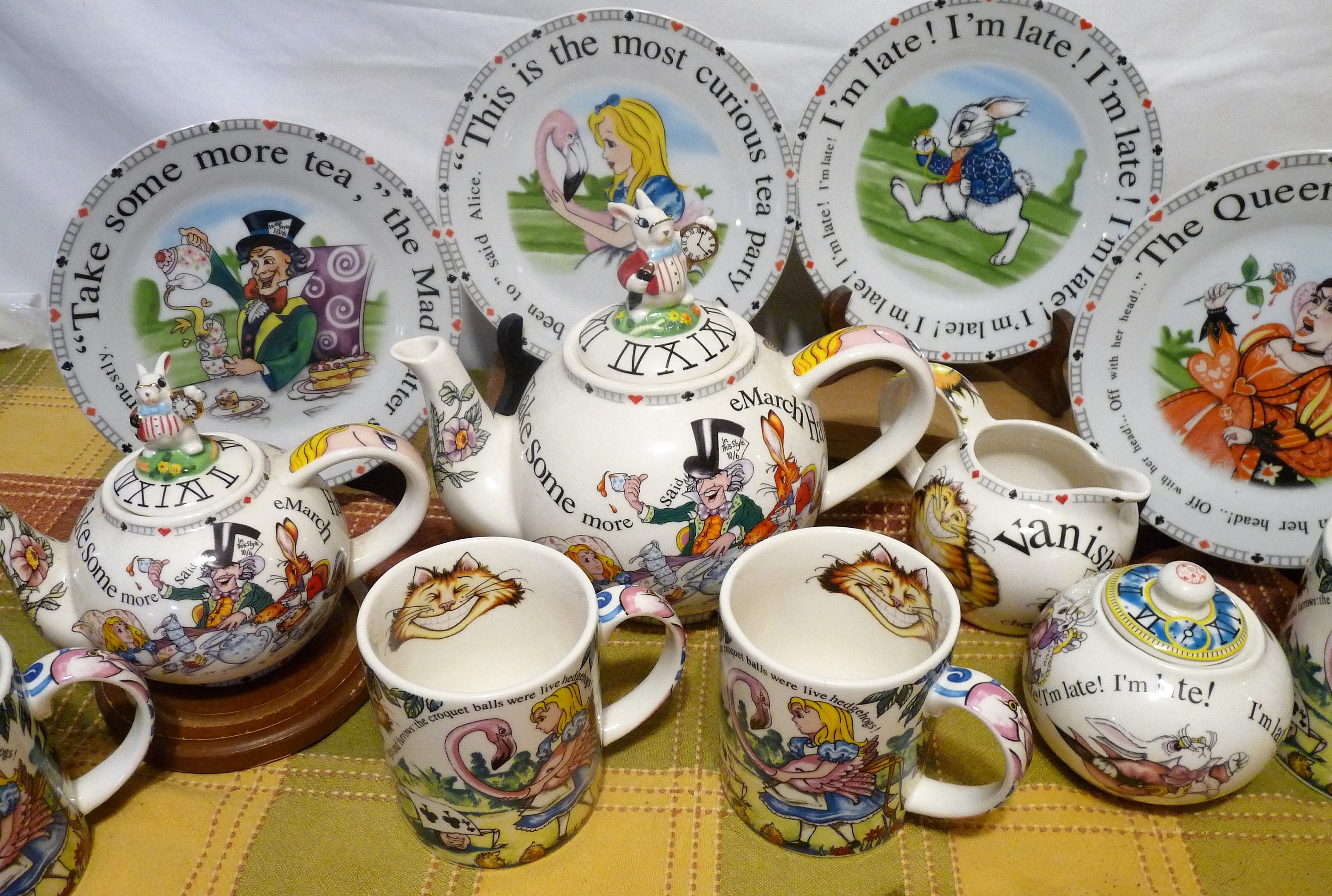 Paul Cardew Alice in Wonderland designed in England - 12pc TEA SERVICE  SET - Mad Hatter's TeaParty - Teapots-Bowl-Creamer-Plates-Mugs