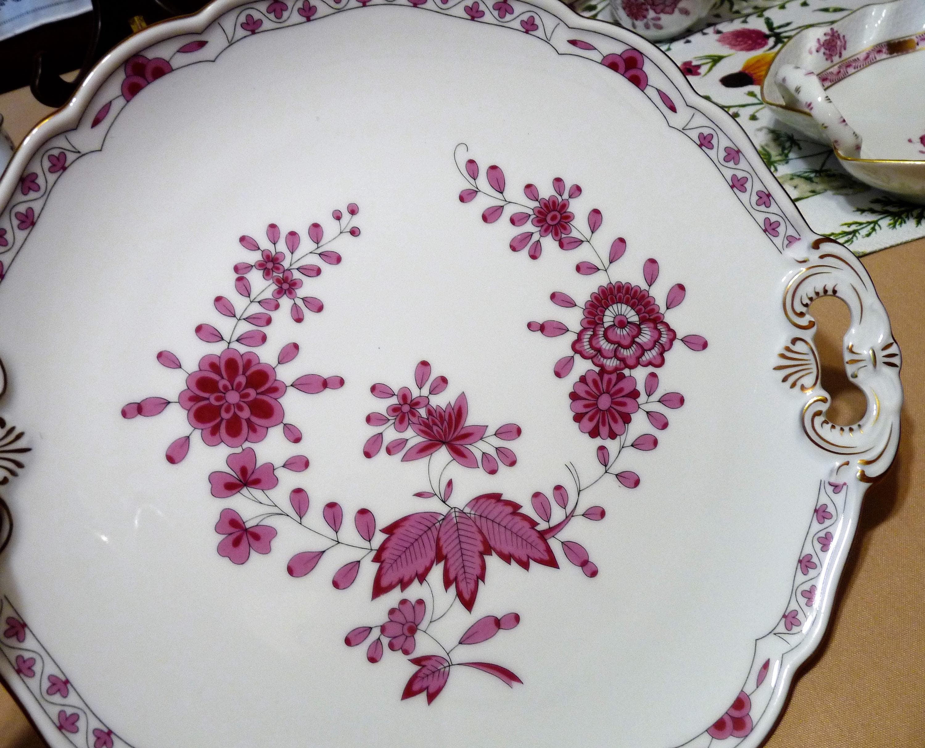 Hutschenreuther, Germany - Raspberry Color Maria Theresia