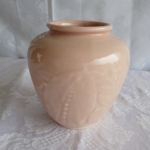 ROOKWOOD 1937 Production Ware 6.5"  PINK Glaze Bulbous Hentschel design - Leaf, Seed & Pod VASE Shape #6218
