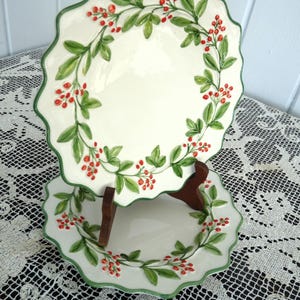 Tillverkad i Italien för VIETRI - Hillsborough, North Carolina - MISTELmönster - LOT 2 - Sallads-/Desserttallrikar