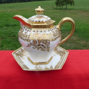 Exquisite c1911 NORITAKE NIPPON RC Royal Crockery 12oz. Moriage, Beaded Gold with Enameled Jewels Syrup Pitcher & matching Underplate