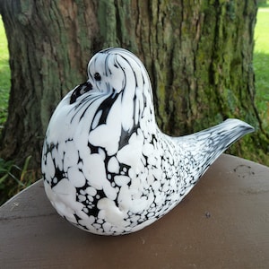 MURANO, Italy -  Archimede Seguso - rare Bianco Nero white and black Glass &quot;Fantasy Line Series&quot;  PIGEON Bird Paperweight Figurine