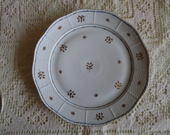 HEREND Hungary - CORONATION - 12&quot; Round Presentation Serving Chop Plate Charger / Tray - Hand-Painted 24k Gold Leaves & Accents, Blue Trim