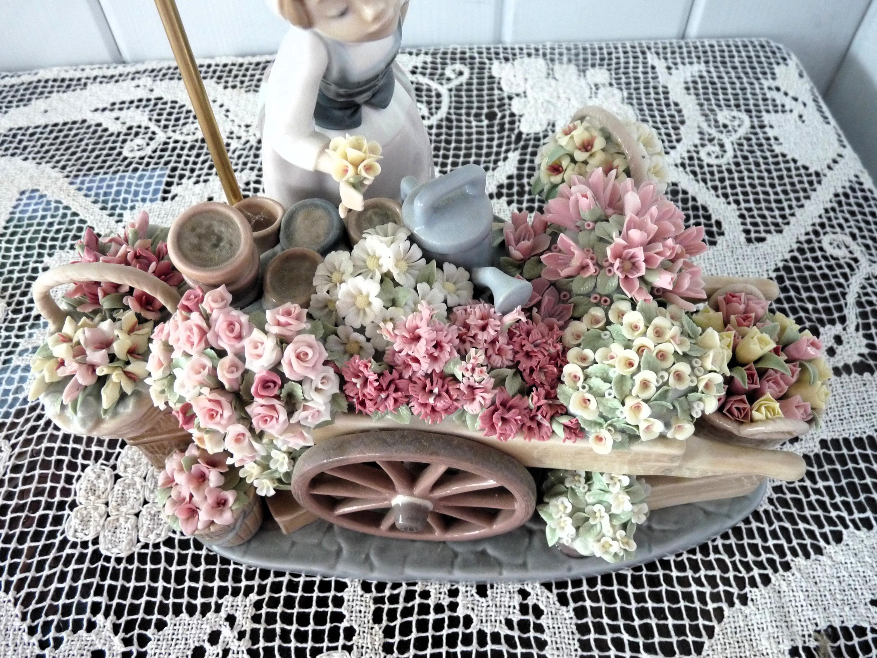 リヤドロ スペイン #1454「季節の花」彫像 彫刻家ホセ・プチェ作