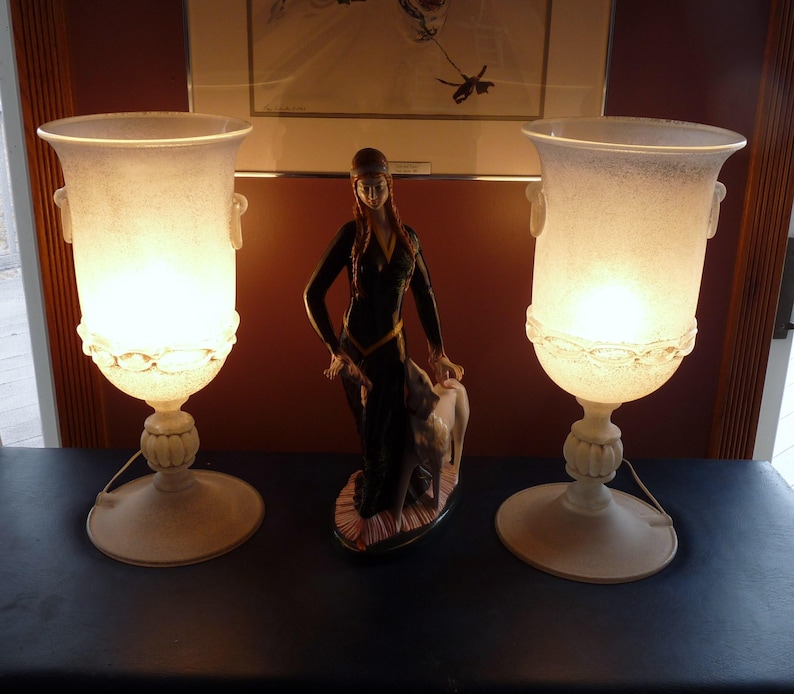 Italia, Seguso Vetri D'Arte, firmada - Par - Lámparas de mesa MURANO Campana de 58 cm de altura con cristal blanco esmerilado Corroso imagen 1