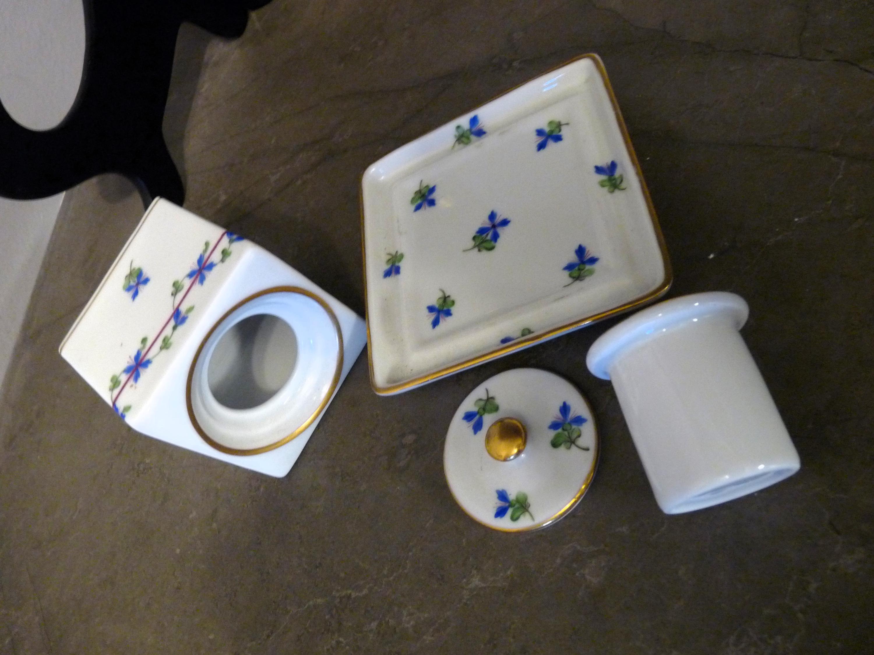 ヘレンド、ハンガリー - 希少品 - 磁器手描きの青いガーランドの四角い