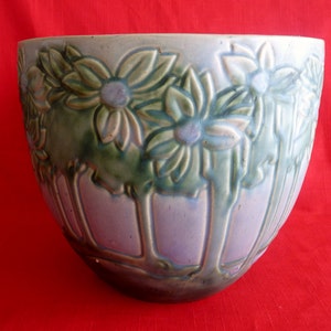 ROSEVILLE unmarkiert 20,5" VISTA Pattern JARDINIERE (Large Cache Pot) mit Waldbäumen & Landschaft