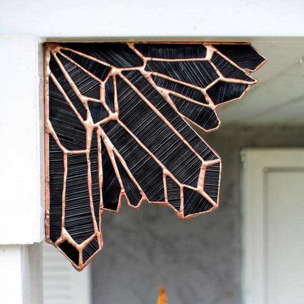 Obsidian Glasmalerei Crystal Corner, Glasmalerei, Goth-Dekor, Gothix, heidnische, witchy, Halloween-Dekor, Wohnkultur, Garten Dekor, cool