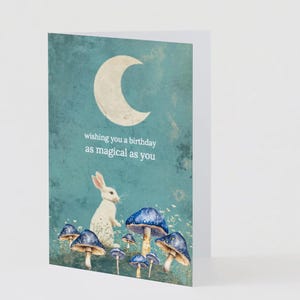 Joyeux anniversaire magique |  Champignons vénéneux magiques et lapin blanc, joyeux anniversaire amoureux des lapins, carte mystique