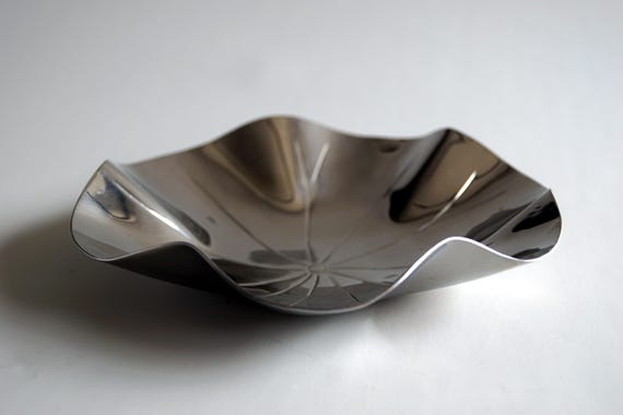 Michael Aram Lotus Bowls: Polished Steel (15cm) - Set of two