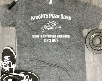 Camisa masculina Arnolds Pizza Shop, motivação de fitness, camisa de treino engraçada, camisa de ginástica masculina, melhores camisas de treino, camisa de treino masculina