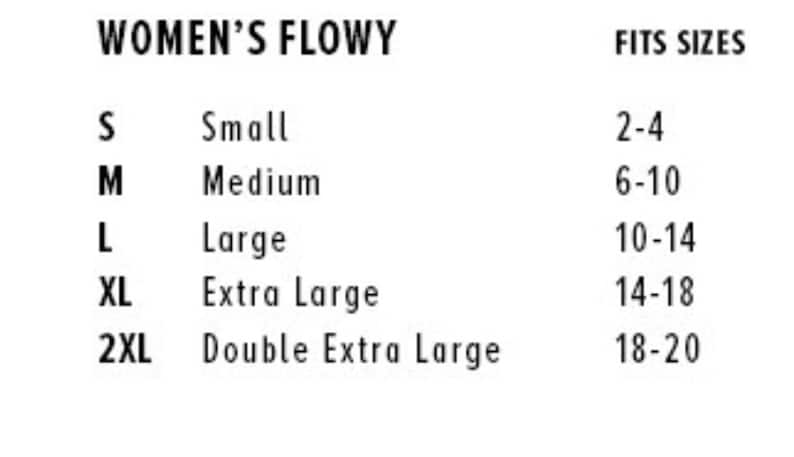 Puede incluir: Tabla de tallas para ropa "Women's Flowy", con tallas que van desde Small hasta Double Extra Large. La tabla enumera las tallas correspondientes, de la 34-36 a la 50-52.