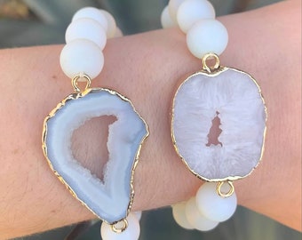 White Opalite Beads Bracelet With White Agate Slice Pendant - White Frosted Gemstone Bead Bracelet - Boho Crystal Mineral Jewelry - K1050