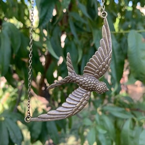 Antique Bronze Colored Flying Bird Pendant Charm Necklace - Bronze Colored Boho Hippie Retro Jewelry - I1210