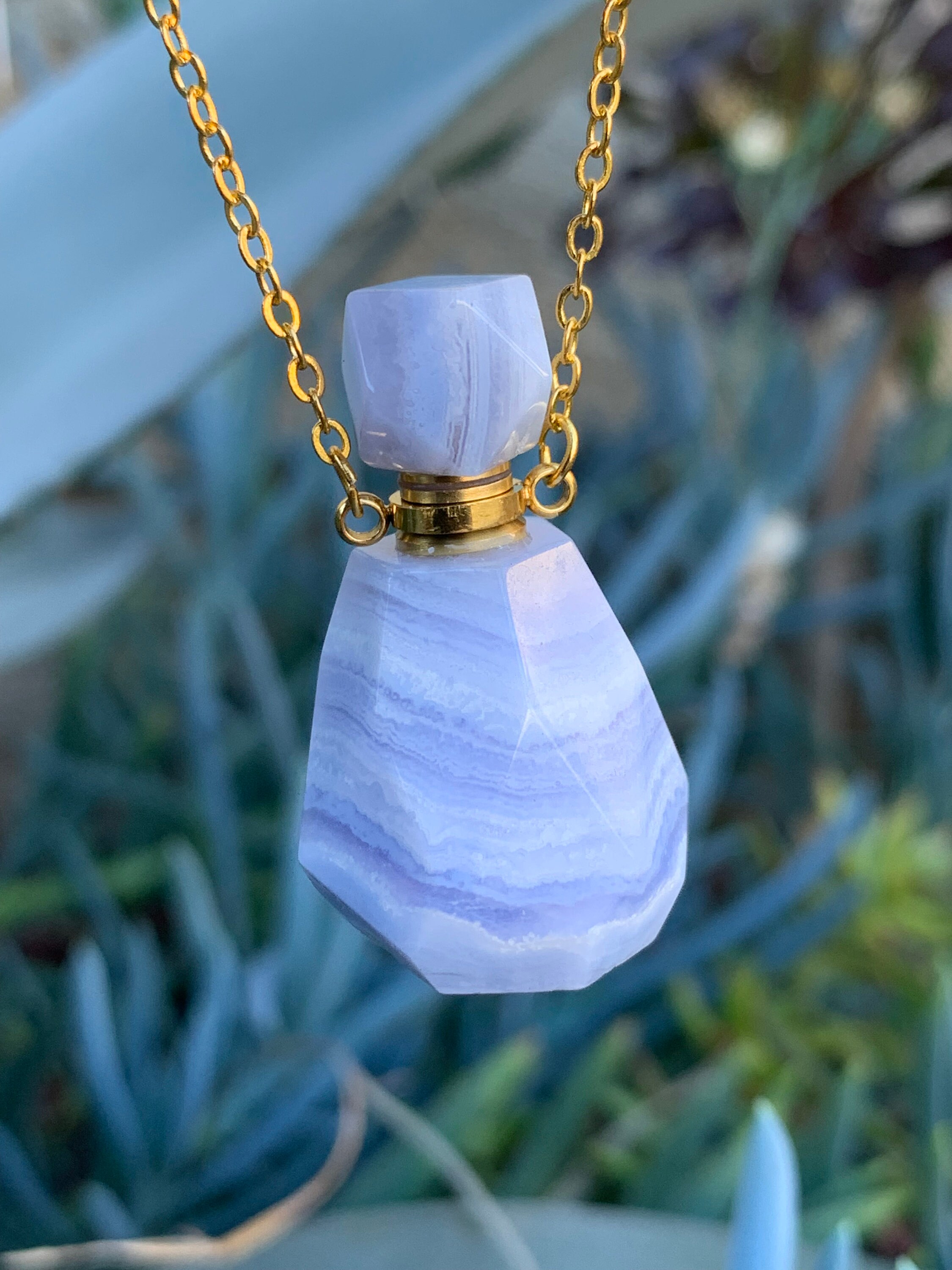 Natural Faceted Blue Lace Agate Essential Oil Perfume Bottle 