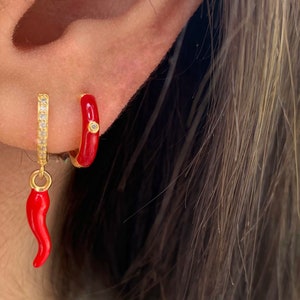Mini zircon hoops with red chili pepper, zircon hoops with chili pepper, gold earrings with red pepper, silver hoops
