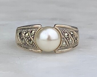 Sale Sterling silver pearl ring Large everyday ring,Pearl Cocktail ring Two tones gemstone ring Vintage Ring Mother of pearl cable ring
