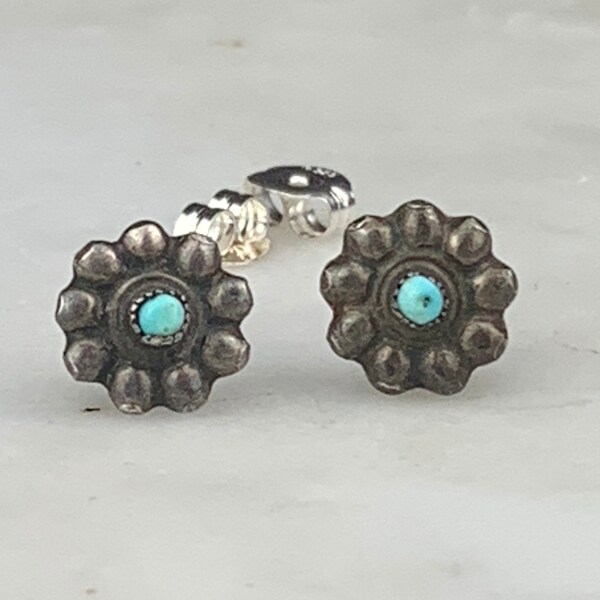 Vintage Sterling Silver Southwestern Petit Point Snake Eye Turquoise Flower Patine Stud Earrings