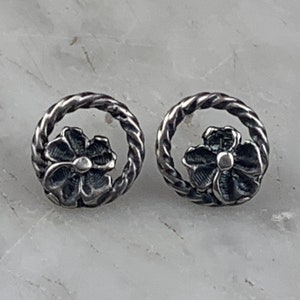 Vintage Sterling Silver Artist Signed Rope Braided Border Flower Clover Stud Earrings