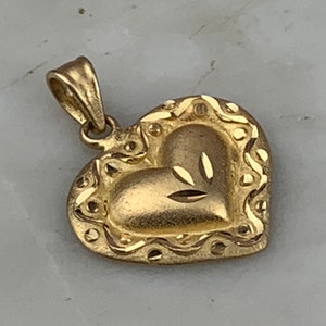 Vintage 14k Yellow Gold Modernist Diamond Cut Frosted Heart Pendant