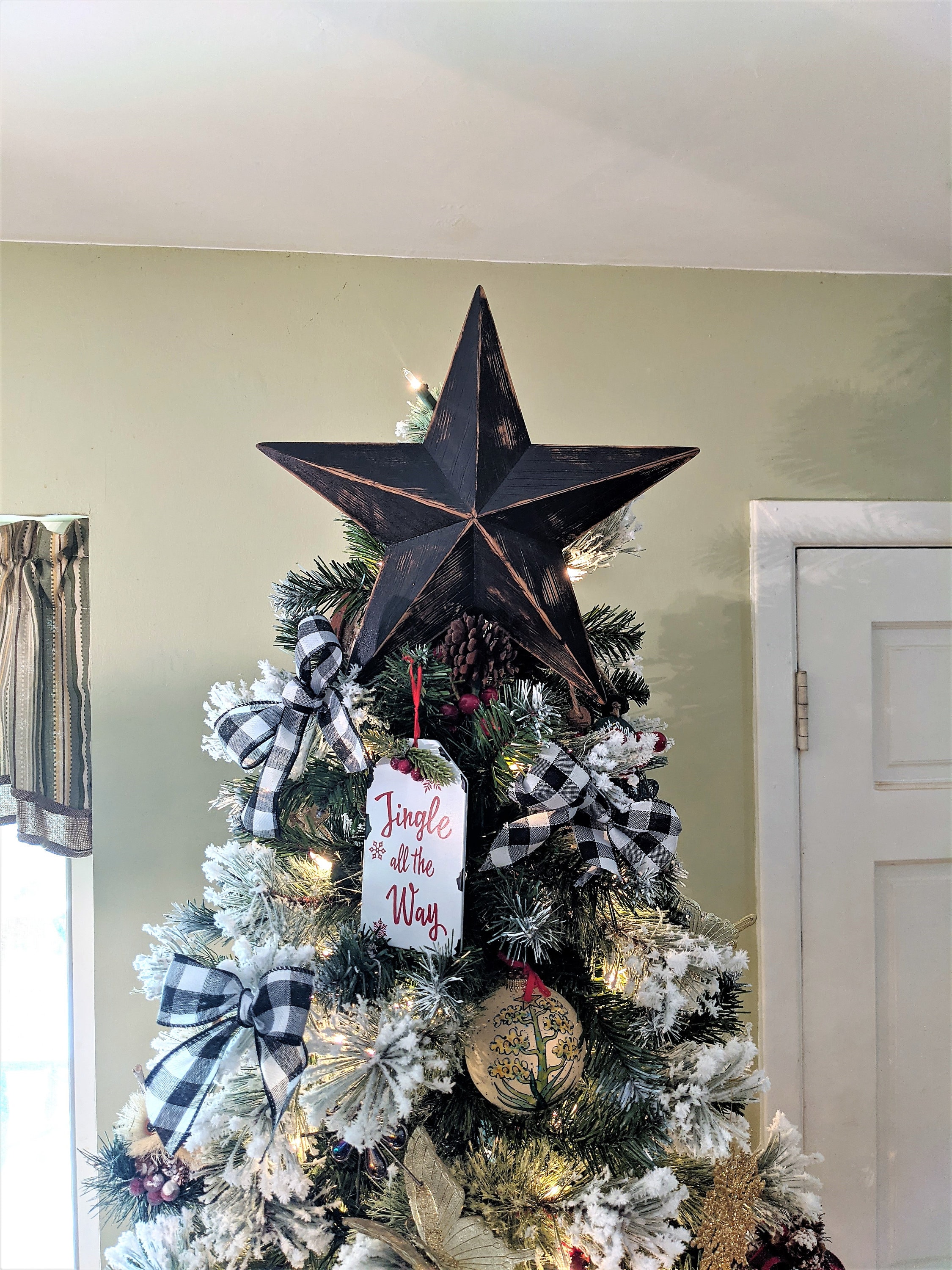Farmhouse tree topper deals