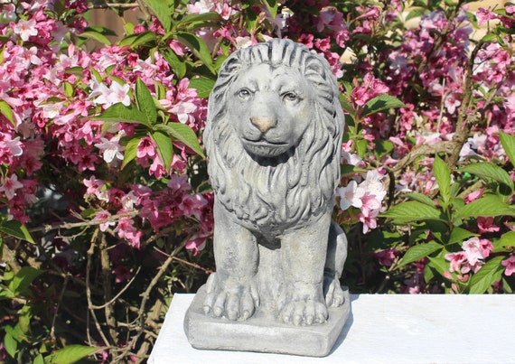 Brave Heart Stone Lion Statue, Stone Garden Ornaments, Cornwall Stoneware ®, Garden Decoration, All Weather Gift Idea, Outdoor Living