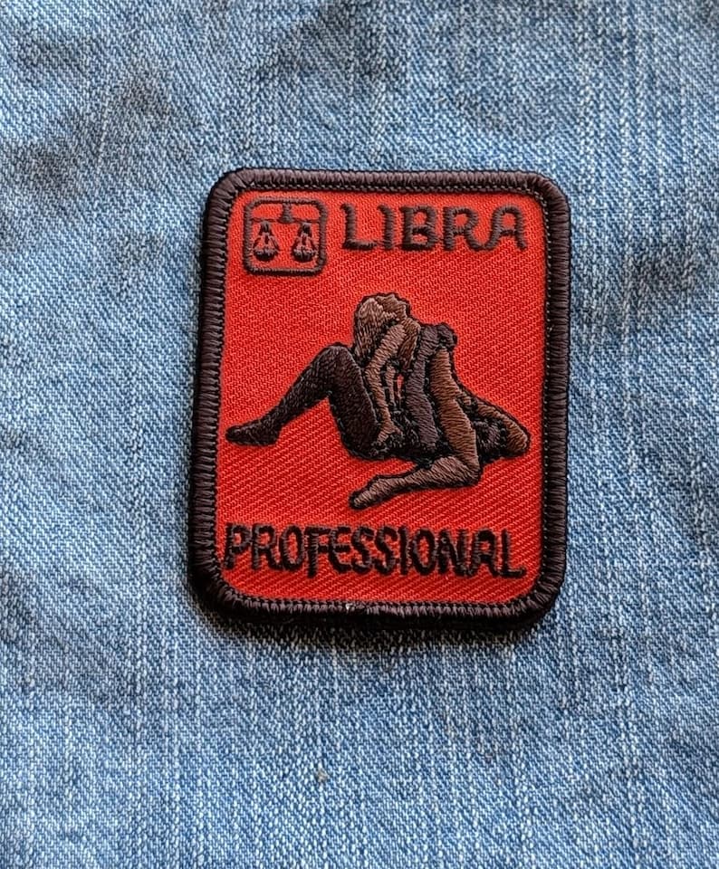 Parche termoadhesivo bordado vintage con la posición sexual del signo astrológico Libra, 6,35 x 5 cm imagen 1