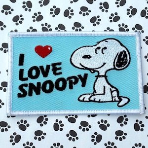 Klassischer Aufnäher „I Love Snoopy“, bestickt, zum Aufbügeln, 10 x 6,3 cm.