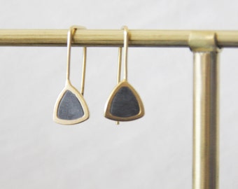 Gold dangle Earrings, Minimalist earrings, Geometric earrings, triangular Earrings, classic earrings, concrete jewellery, Drop earrings