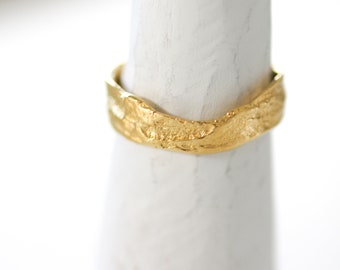 Gold Nature Inspired Ring / Rustic Gold Wedding Band Ring