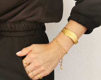 Statement Impressive Gold Bracelet