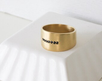 Cigar Gold Band set with Black Diamonds