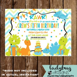 Dinosaur Birthday Invitar que es imprimible o ordenar impresiones, perfecto para los niños jóvenes, colorido y dibujos animados con dinosaurios amistosos!