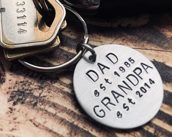 Hand Stamped Keychain "Dad est... Grandpa est..." - Father's Day Gift - Grandpa's Birthday - New Baby - Pregnancy Announcement - Granddad