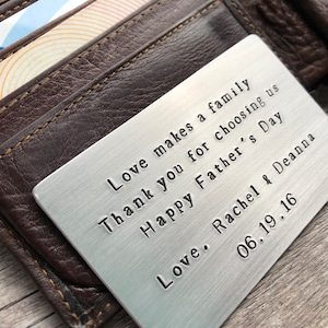Carte portefeuille estampillée à la main - Famille recomposée - Cadeau pour beau-père - Cadeau beau-père - Papa bonus - Carte portefeuille beau-père - Fête des Pères - Famille