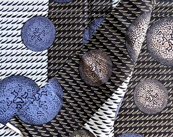 Tissu africain à imprimé planètes | Coton noir, blanc, bleu, 2 yards