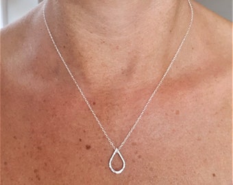 Sierlijke zilveren Teardrop ketting • Bruidsmeisje ketting cadeau