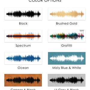 Puede incluir: Seis opciones de color diferentes para una impresi&oacute;n de arte de onda sonora. Las opciones son: Negro, Oro cepillado, Espectro, Graffiti, Oc&eacute;ano, Azul brumoso y blanco, Cobre y negro, y Gris claro y negro.