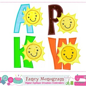 Może przedstawiać: Kolorowy wzór aplikacji z napisem "APRIL", każda litera w innym kolorze, połączona z uśmiechniętym słońcem. Projekt zawiera tekst "Fancy Monogram" i inne grafiki związane z szyciem.