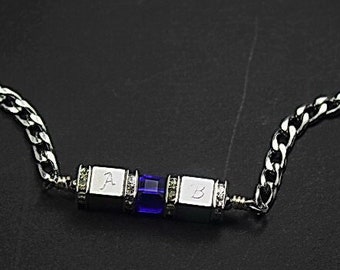 Dubbele letters ketting. Twee Initialen Jewelry.Birthstone Necklace.2 Gegraveerde Letters.Boyfriend Vriendin verjaardagscadeau. Gepersonaliseerde ketting
