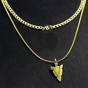 Hombres oro carta capas collar, flecha collar a capas, multi hilo collares personalizados con letras, regalo perfecto para el novio.