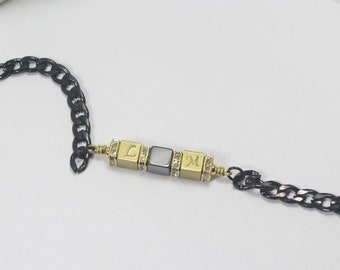 Hematiet Kettingen. 2 initialen sieraden. Cadeau voor koppel. Aangepaste eerste ketting. Het ondersteunen van verlegenheid, het vergroten van het gevoel van eigenwaarde. Verlovingsgeschenken