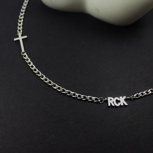 Collar infinito, joyería inicial, joyería infinita de plata lateral, regalo personalizado para hombres, regalo de iniciales de tres mejores amigos. 3 hermanas