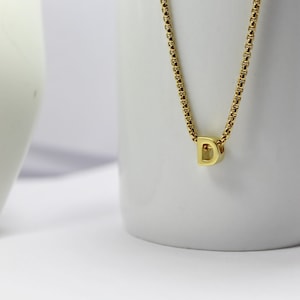 Collar de carta de oro para hombres. Su collar de identificación. novio, marido joyas iniciales presentes. regalo de collar de cumpleaños para él. Regalo inicial de los hombres