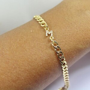 Los hombres de la pulsera inicial, regalo inicial del marido del padre, regalo de la joyería de la esposa, pulsera de la carta de oro CZ. Mini oro diamante inicial para él. Novio