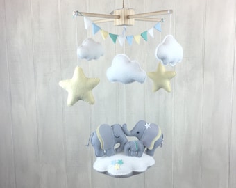 Elephant mobile - elephant family - baby mobilr - babu crib mobile - nursery decor - cloud mobile - gender neutral nursery - baby mobiles